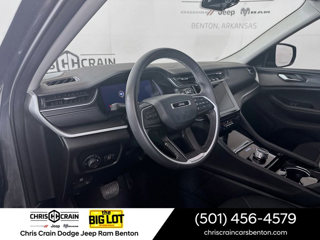 2023 Jeep Grand Cherokee Laredo 4x4