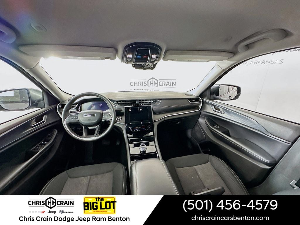 2023 Jeep Grand Cherokee Laredo 4x4