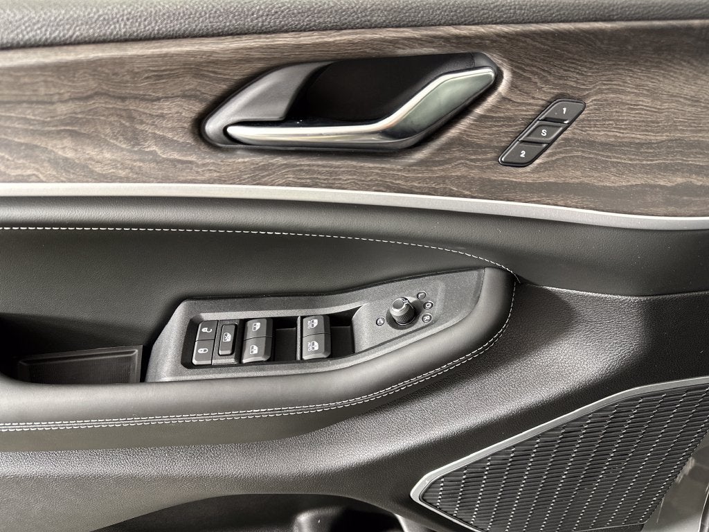 2027 Jeep Grand Cherokee GRAND CHEROKEE LIMITED RESERVE 4X4