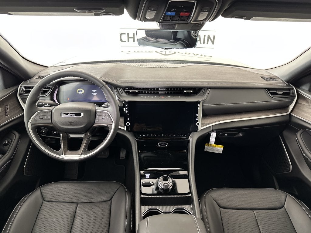 2027 Jeep Grand Cherokee GRAND CHEROKEE LIMITED RESERVE 4X4