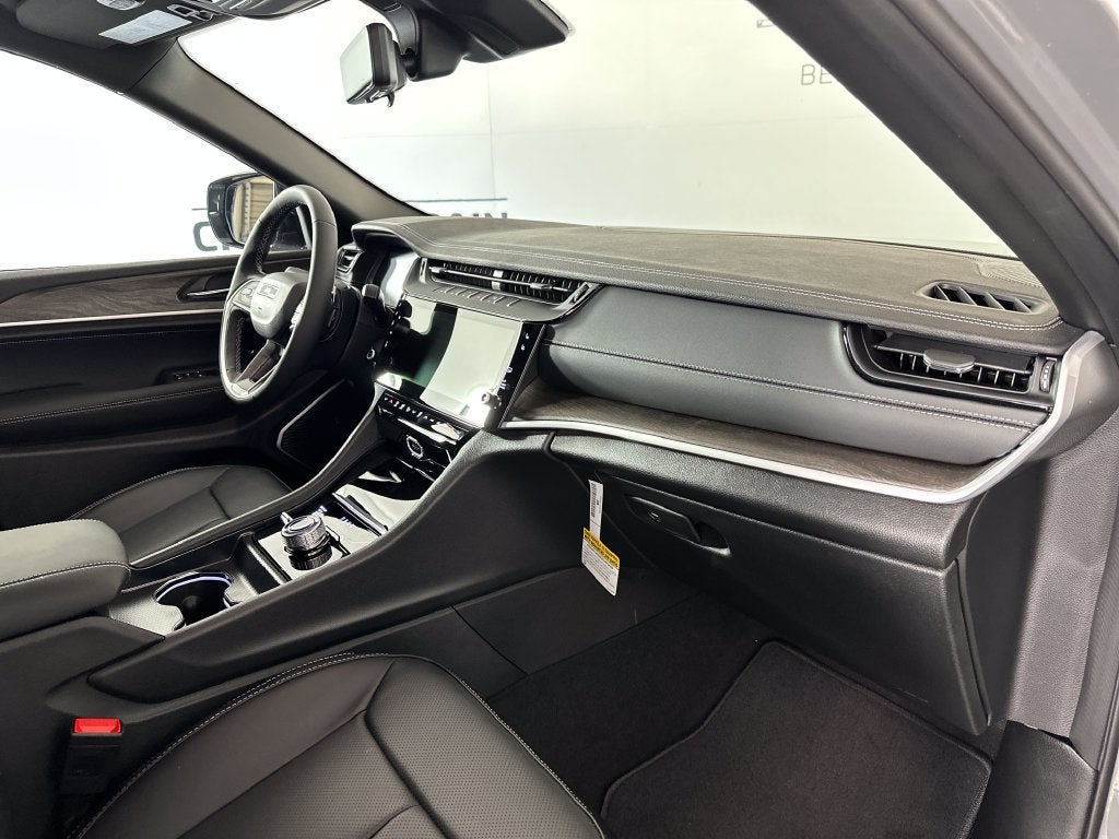 2027 Jeep Grand Cherokee GRAND CHEROKEE LIMITED RESERVE 4X4