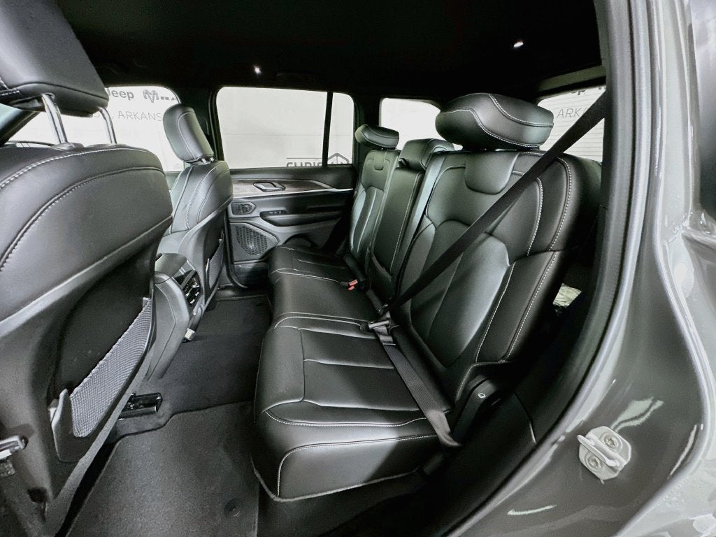 2027 Jeep Grand Cherokee GRAND CHEROKEE LIMITED 4X4