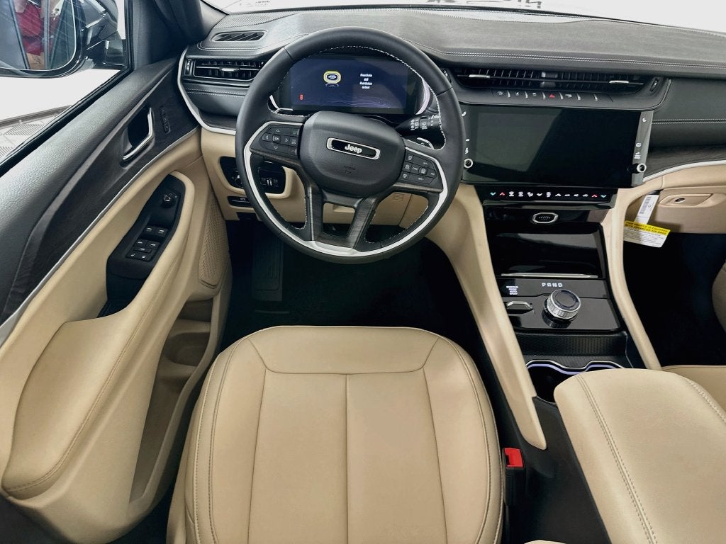 2027 Jeep Grand Cherokee GRAND CHEROKEE LIMITED 4X4