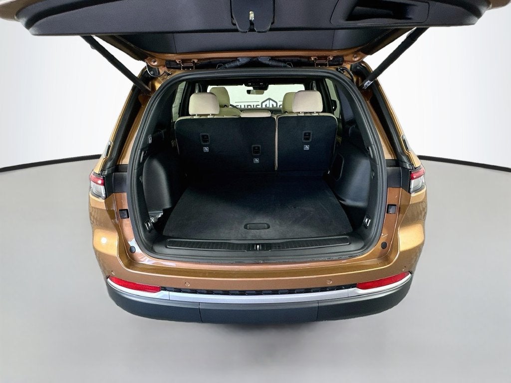 2027 Jeep Grand Cherokee GRAND CHEROKEE LIMITED 4X4