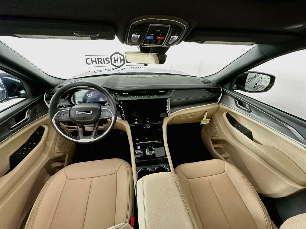 2027 Jeep Grand Cherokee GRAND CHEROKEE LIMITED 4X4