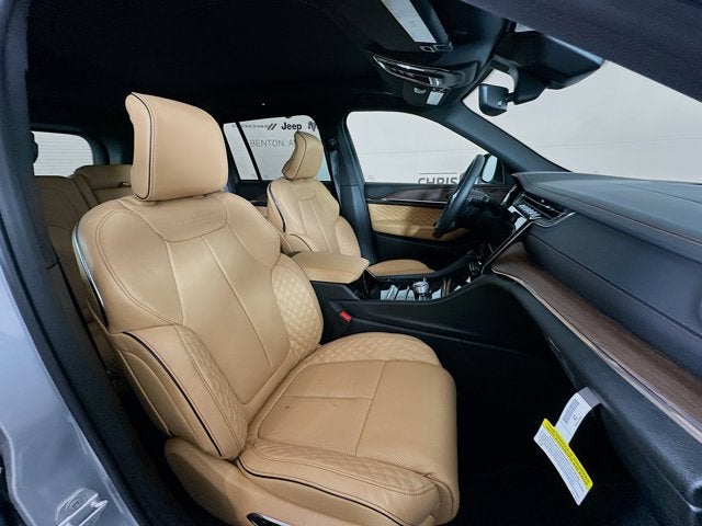 2025 Jeep Grand Cherokee GRAND CHEROKEE SUMMIT 4X4