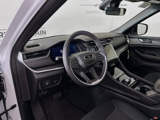 2025 Jeep Grand Cherokee GRAND CHEROKEE L LAREDO X 4X2