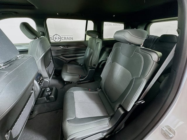 2025 Jeep Grand Cherokee GRAND CHEROKEE L LAREDO X 4X2