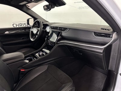 2023 Jeep Grand Cherokee L Altitude 4x2