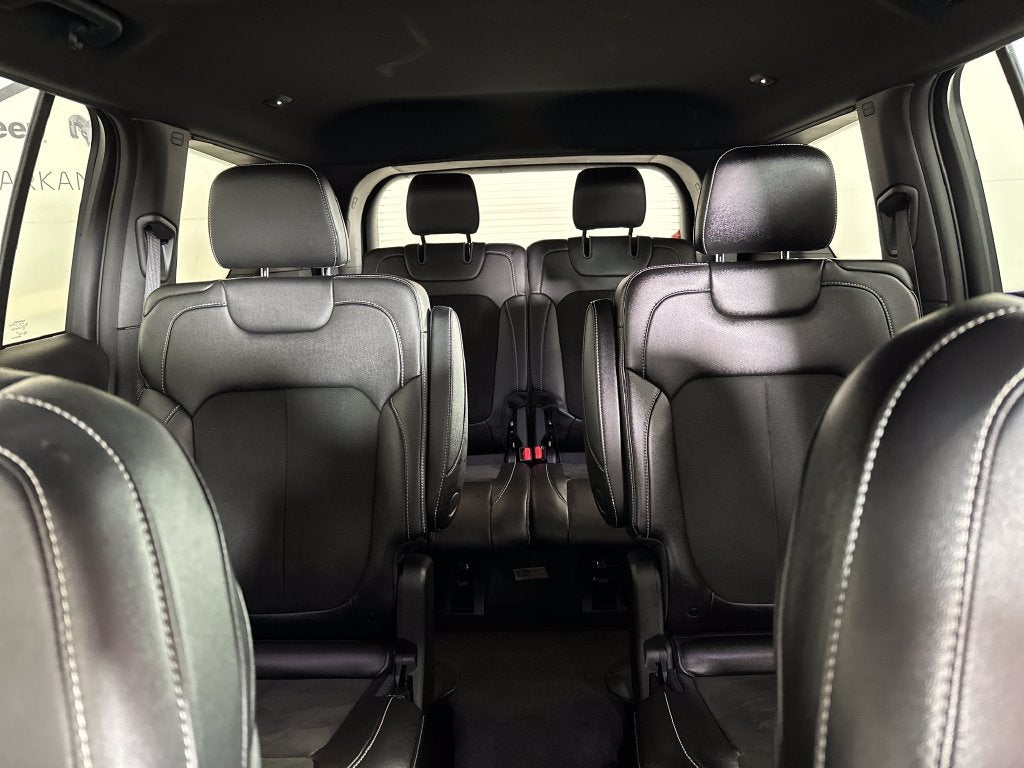 2023 Jeep Grand Cherokee L Altitude 4x2
