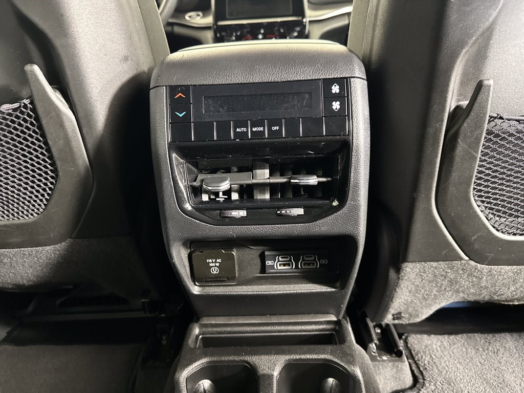 2023 Jeep Grand Cherokee L Altitude 4x2
