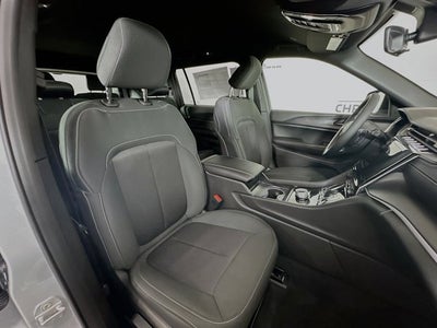 2025 Jeep Grand Cherokee GRAND CHEROKEE L LAREDO 4X2