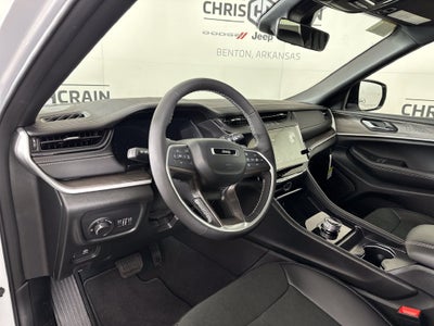2027 Jeep Grand Cherokee GRAND CHEROKEE L LAREDO ALTITUDE 4X2