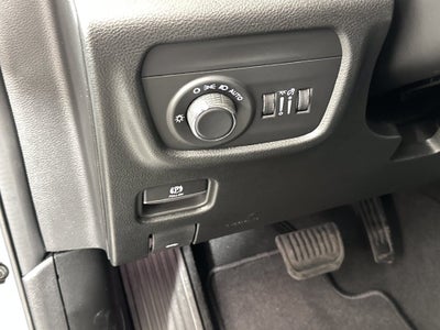 2027 Jeep Grand Cherokee GRAND CHEROKEE L LAREDO ALTITUDE 4X2