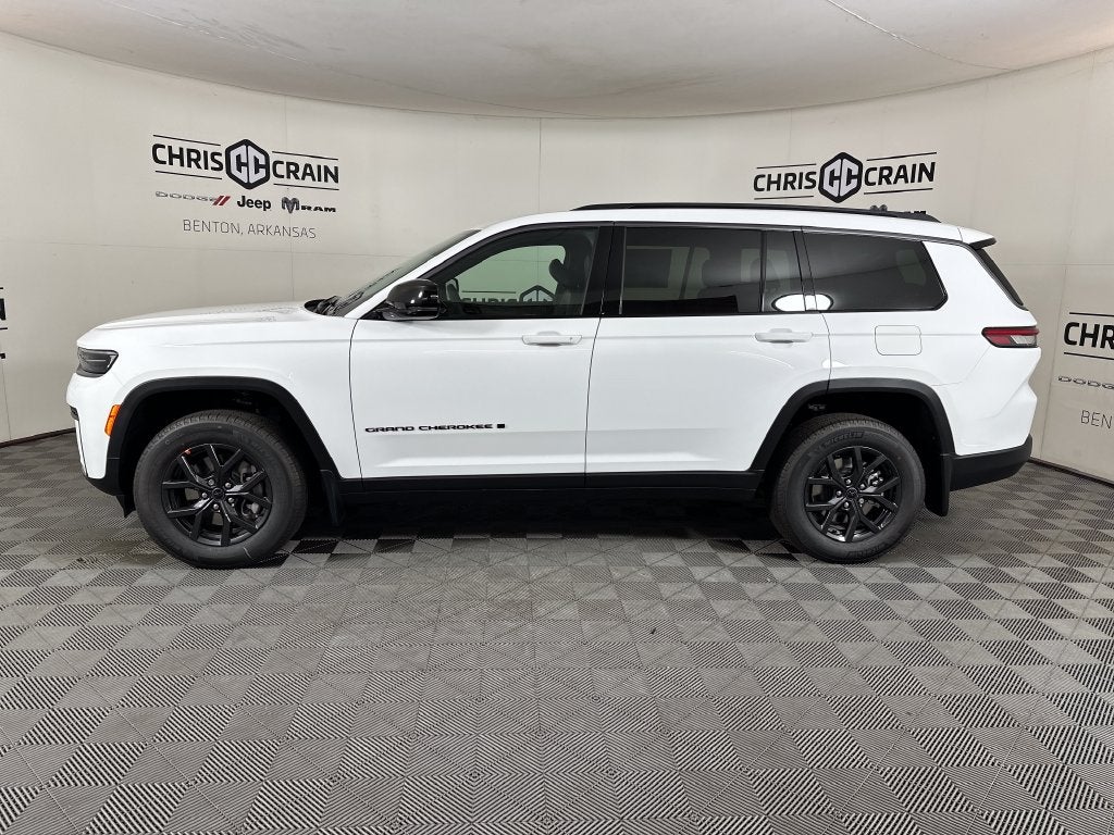 2027 Jeep Grand Cherokee GRAND CHEROKEE L LAREDO ALTITUDE 4X2