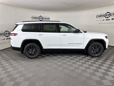 2027 Jeep Grand Cherokee GRAND CHEROKEE L LAREDO ALTITUDE 4X2