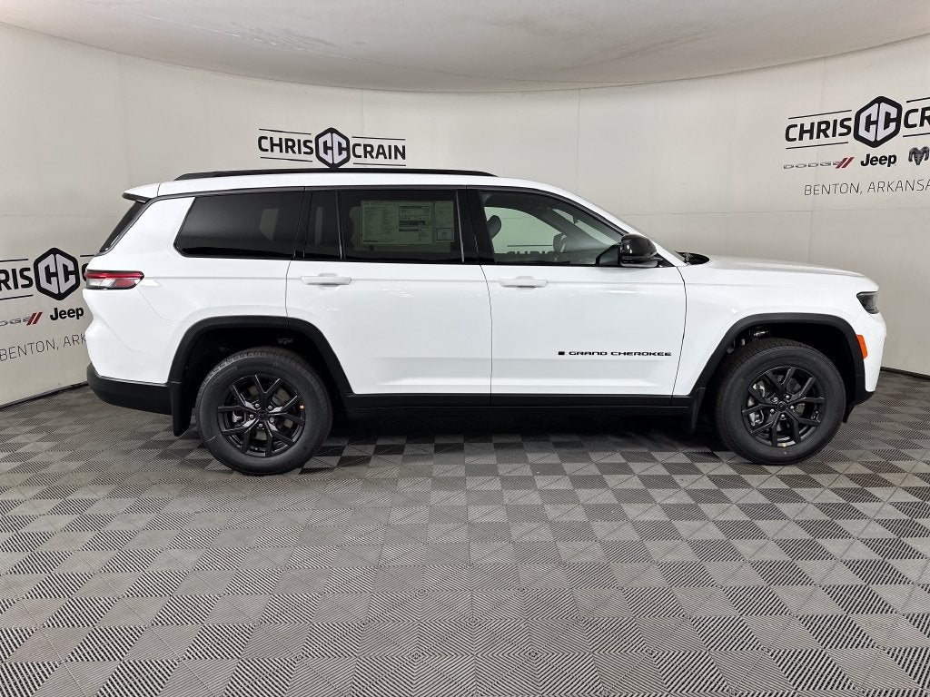 2027 Jeep Grand Cherokee GRAND CHEROKEE L LAREDO ALTITUDE 4X2