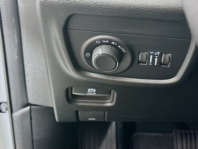 2025 Jeep Grand Cherokee GRAND CHEROKEE L LAREDO 4X4