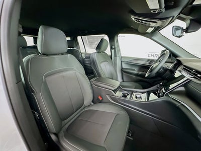 2025 Jeep Grand Cherokee GRAND CHEROKEE L LAREDO 4X4