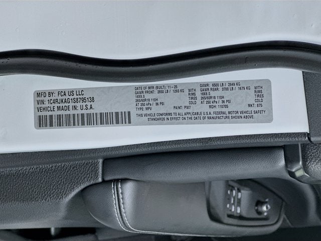 2025 Jeep Grand Cherokee GRAND CHEROKEE L LAREDO 4X4