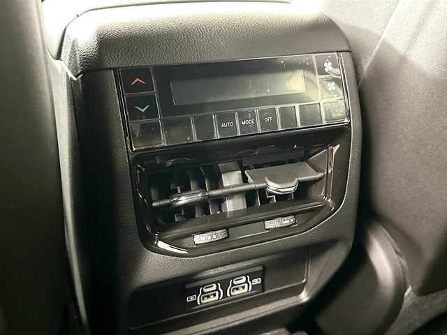 2025 Jeep Grand Cherokee GRAND CHEROKEE L LAREDO 4X4