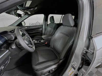 2025 Jeep Grand Cherokee GRAND CHEROKEE L LAREDO 4X4