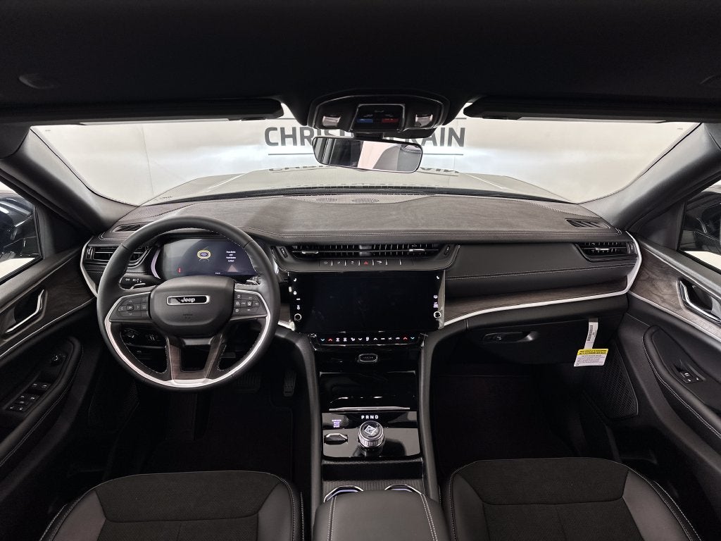 2027 Jeep Grand Cherokee GRAND CHEROKEE L LAREDO ALTITUDE 4X4