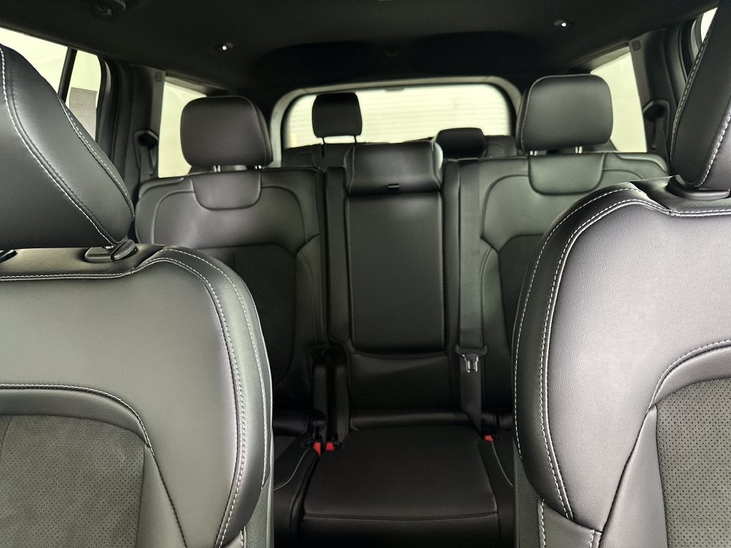 2027 Jeep Grand Cherokee GRAND CHEROKEE L LAREDO ALTITUDE 4X4