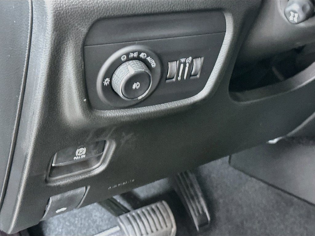 2027 Jeep Grand Cherokee GRAND CHEROKEE L LIMITED RESERVE 4X4