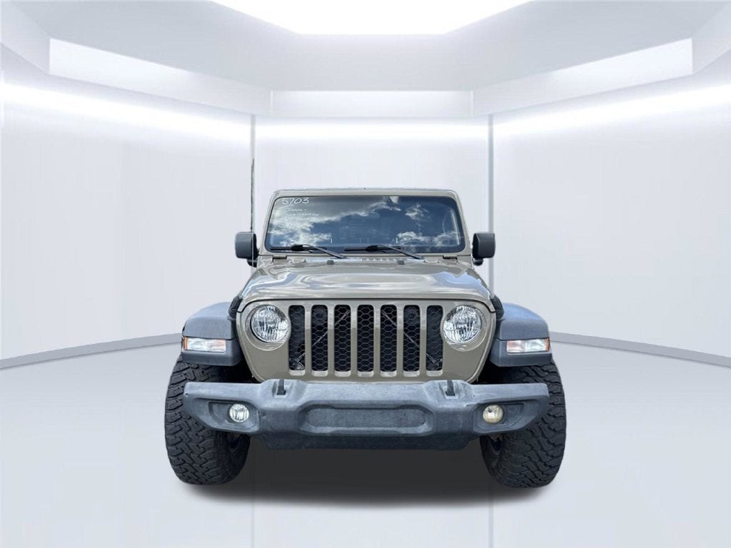 Used 2020 Jeep Gladiator Sport S with VIN 1C6JJTAG1LL185703 for sale in Little Rock