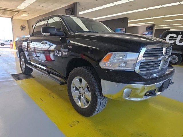 2017 RAM 1500 Lone Star Crew Cab 4x4 5'7' Box