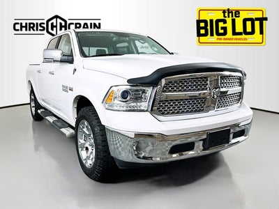 2017 RAM 1500 Laramie Crew Cab 4x4 5'7' Box