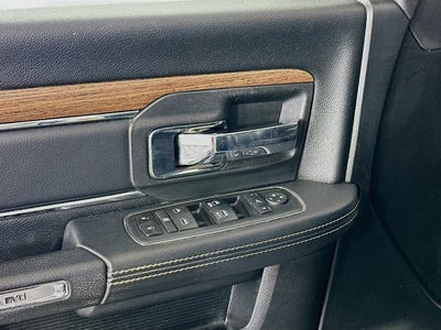 2017 RAM 1500 Laramie Crew Cab 4x4 5'7' Box