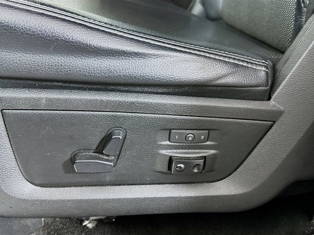 2017 RAM 1500 Laramie Crew Cab 4x4 5'7' Box