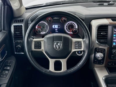 2017 RAM 1500 Laramie Crew Cab 4x4 5'7' Box