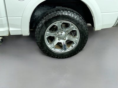 2017 RAM 1500 Laramie Crew Cab 4x4 5'7' Box