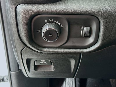 2026 RAM Ram 1500 RAM 1500 TRADESMAN QUAD CAB 4X4 6'4' BOX