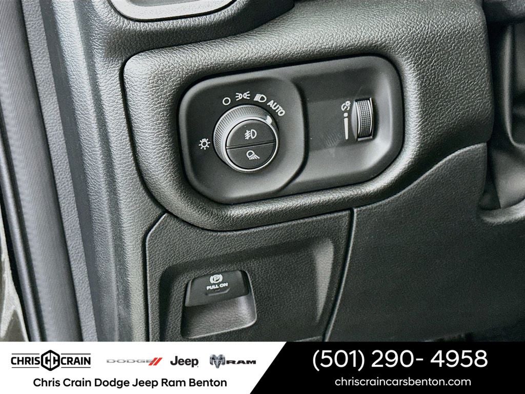 2026 RAM 1500 RAM 1500 EXPRESS CREW CAB 4X4 5'7' BOX