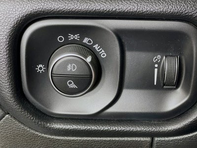 2022 RAM 1500 Big Horn Crew Cab 4x4 5'7' Box