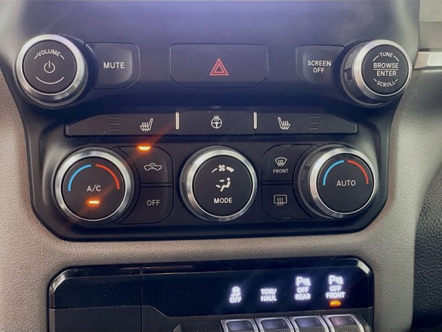 2022 RAM 1500 Big Horn Crew Cab 4x4 5'7' Box