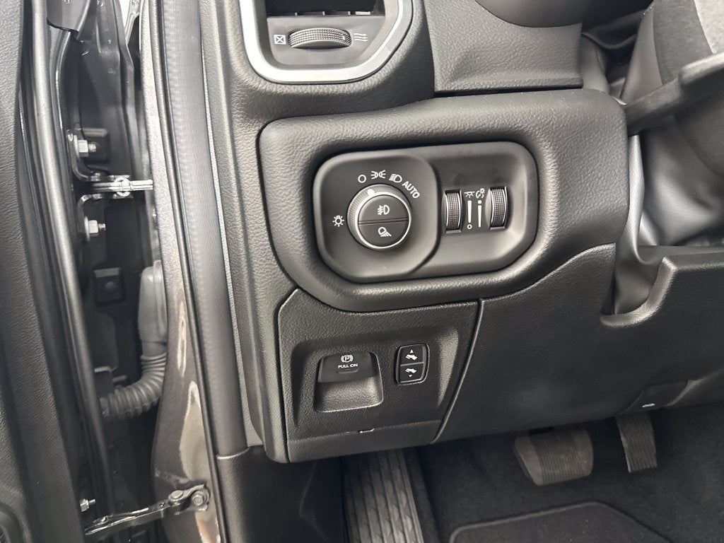 2027 RAM Ram 1500 RAM 1500 BIG HORN CREW CAB 4X4 5'7' BOX