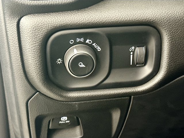 2026 RAM Ram 1500 RAM 1500 TRADESMAN CREW CAB 4X4 5'7' BOX