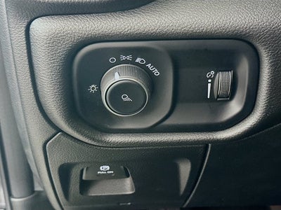 2026 RAM Ram 1500 RAM 1500 TRADESMAN CREW CAB 4X4 5'7' BOX