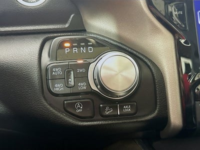 2021 RAM 1500 Laramie Crew Cab 4x4 5'7' Box