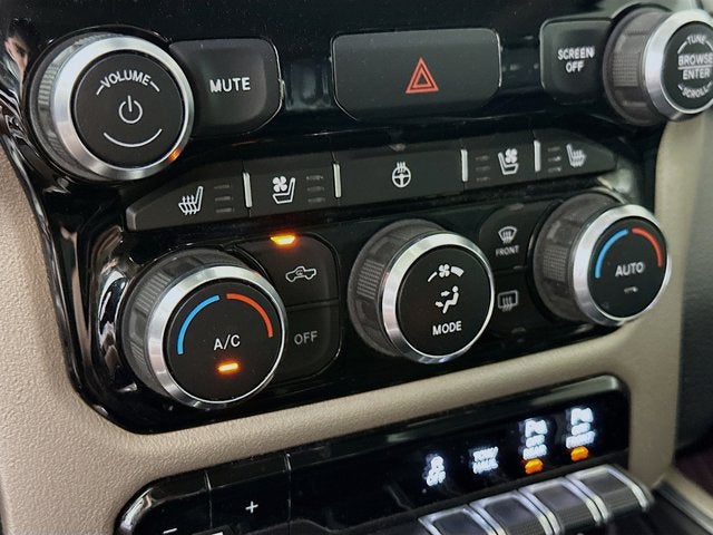2019 RAM 1500 Laramie Crew Cab 4x4 5'7' Box