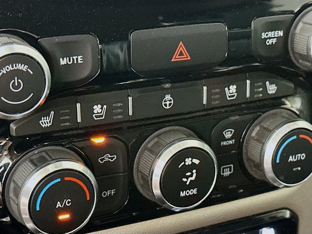 2019 RAM 1500 Laramie Crew Cab 4x4 5'7' Box