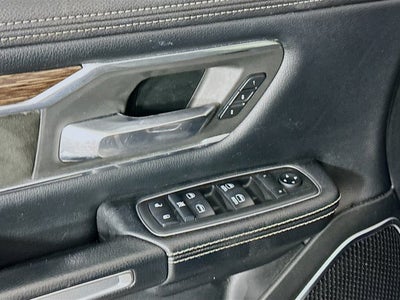 2019 RAM 1500 Laramie Crew Cab 4x4 5'7' Box