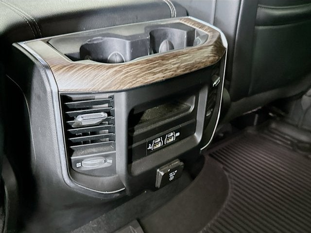 2019 RAM 1500 Laramie Crew Cab 4x4 5'7' Box