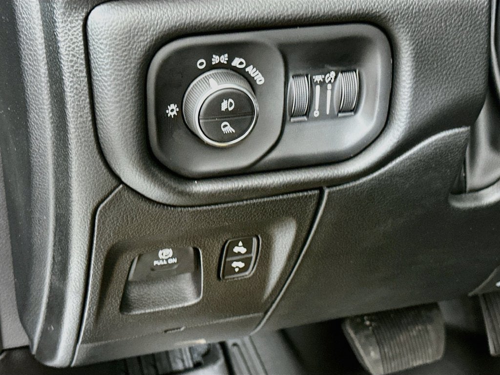 2027 RAM Ram 1500 RAM 1500 LARAMIE CREW CAB 4X4 5'7' BOX