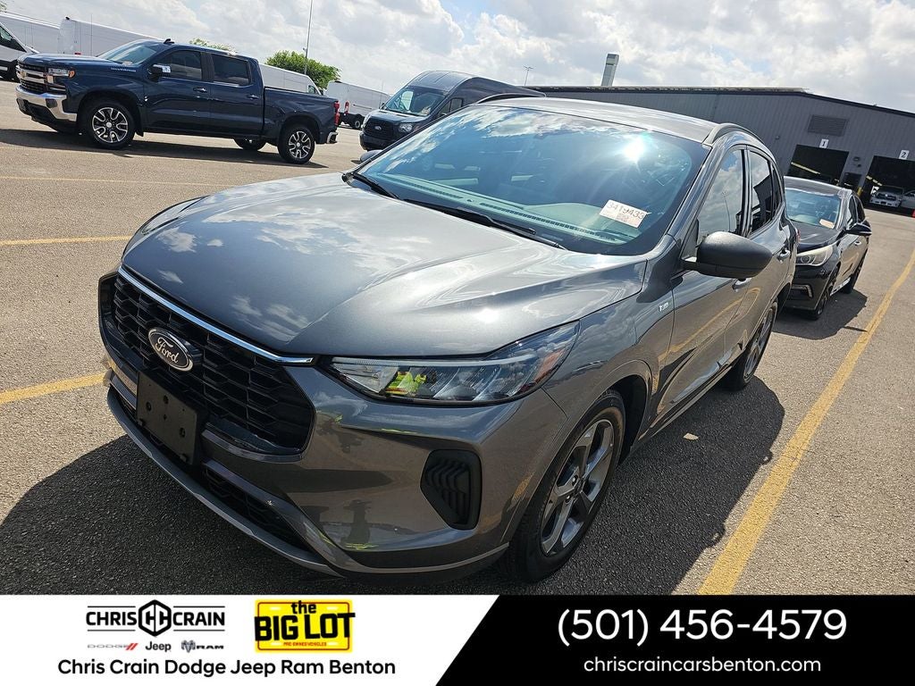 2023 Ford Escape ST-Line FWD's photo